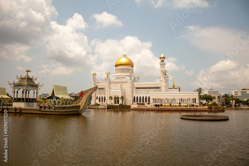 Omar Ali Saifuddien Mosque, a mosque in Bandar Seri Begawan, the capital of Brunei photo