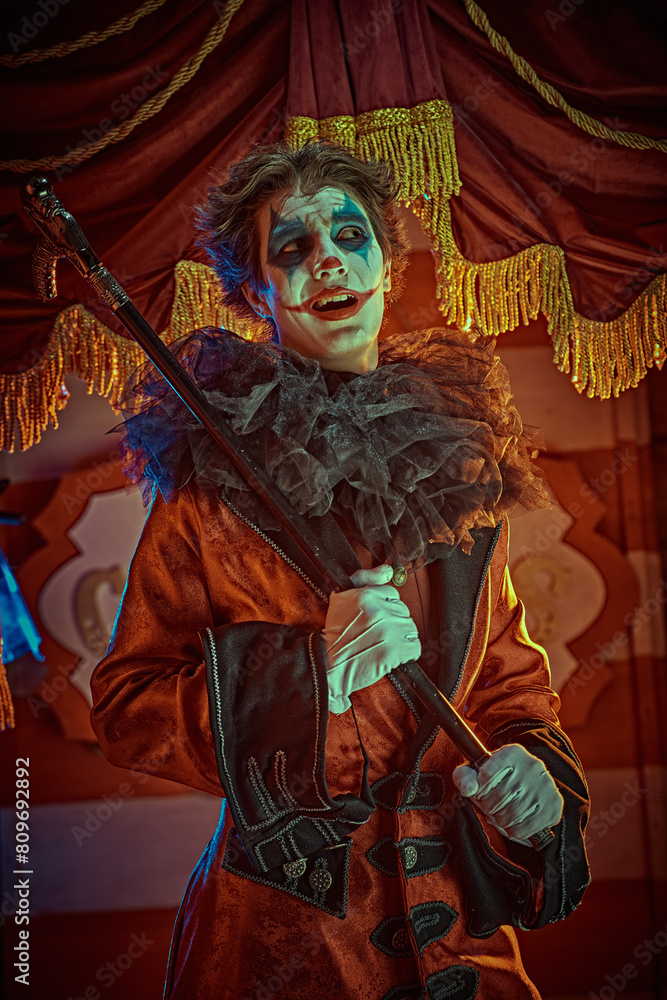 Fototapeta premium elegant and scary clown