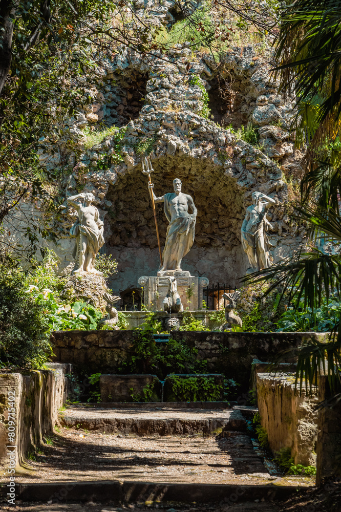 Fontaine de Neptune dans l'arboretum de Trsteno, Croatie