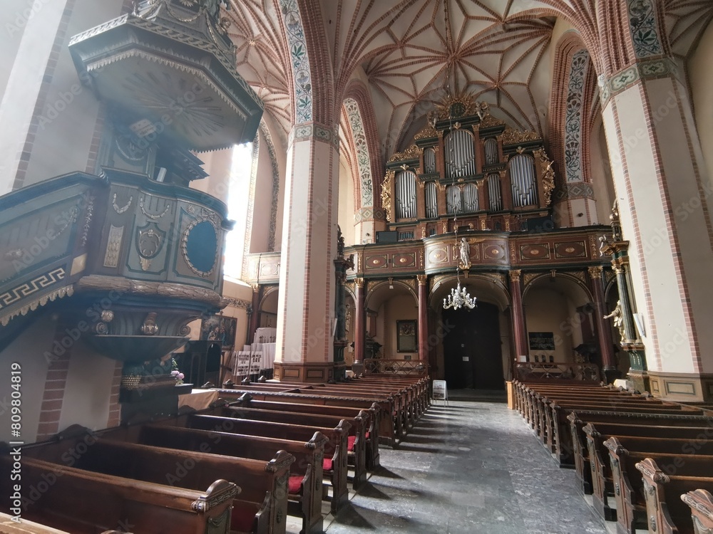 Kościół pw. św. Apostołów Piotra i Pawła. Reszel. Polska - Mazury - Warmia.