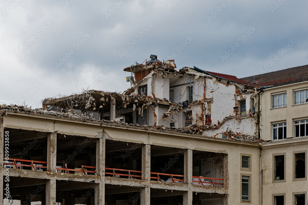 Fototapeta premium demolition of a house