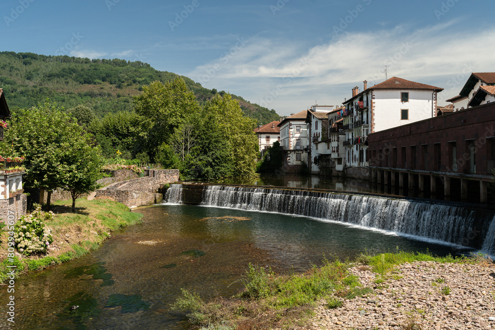 Fototapeta premium village of Elizondo on the river