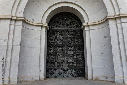 Puerta en el Valle de los Caídos en la Comunidad de Madrid