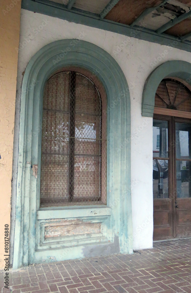 Fototapeta premium arched windows