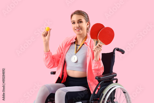 Sporty young woman in wheel...