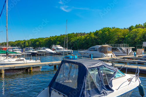 Wallpaper Mural Berliner Wassersport Yachthafen am Wassersportzentrum in Berlin Friedrichshagen Köpenick am Müggelseedamm Liegeplätze Spree Bootsliegeplätze Anlegestelle Anleger Festmacher Hausboote Jolle Jachten Torontodigital.ca