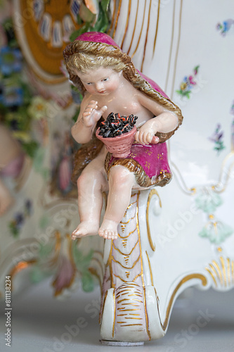  Meissen clock case, German porcelain. late 19th century. High quality photo