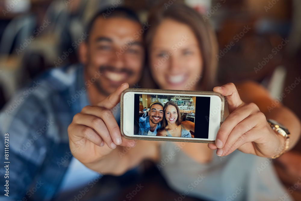 Phone screen, selfie or happy couple at cafe for brunch date, romance or anniversary celebration. Smartphone, photography or people at restaurant on app for memory, profile picture and lunch