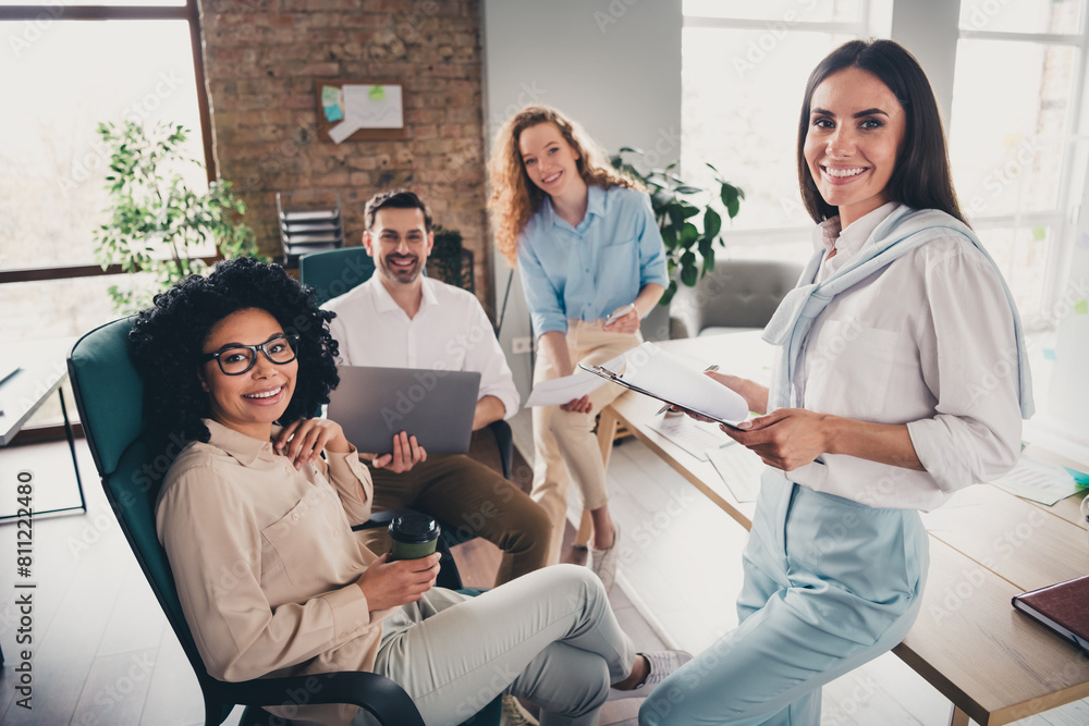 Obraz premium Portrait of group professional corporate workers project discussion loft interior business center indoors