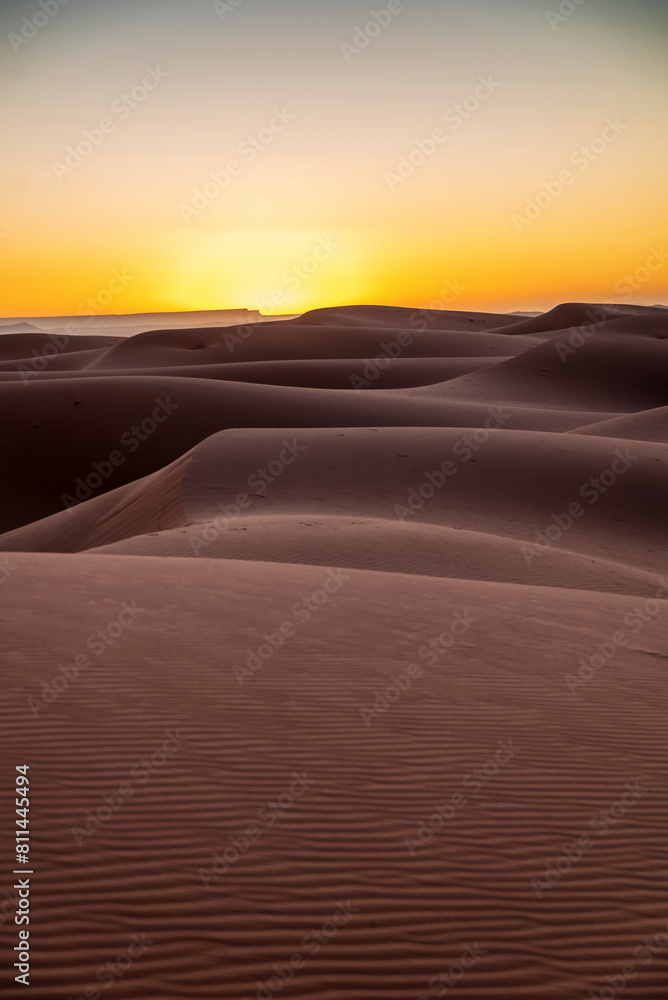 Naklejka premium Sunrise in the Sahara Desert
