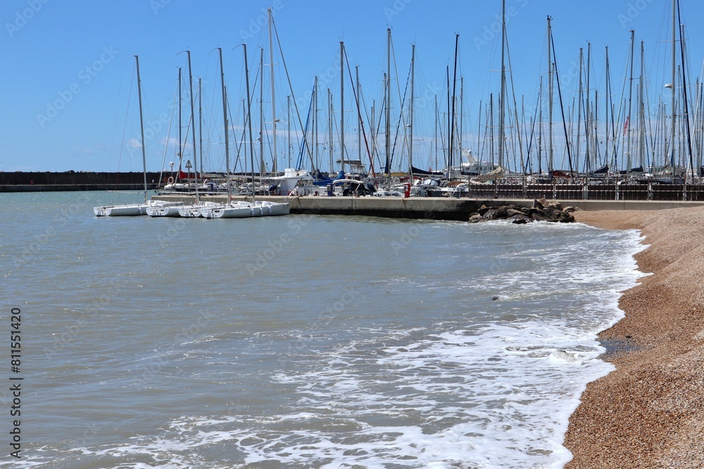 Porto Turistico di Roma - Scorcio del Pontile M dalla spiaggia libera