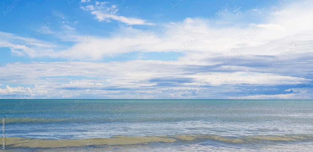 Obraz premium Seascape of blue sky and Adritic sea in Jesolo. Panorama.
