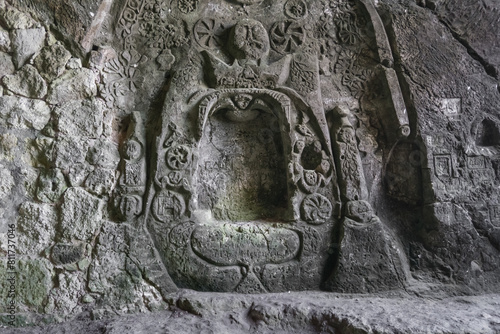 Wallpaper Mural Höhle Cova de Portals Vells Ruine auf Palma de Mallorca Torontodigital.ca