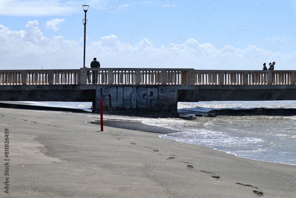 Lido di Ostia - Scorcio del pontile dalla spiaggia