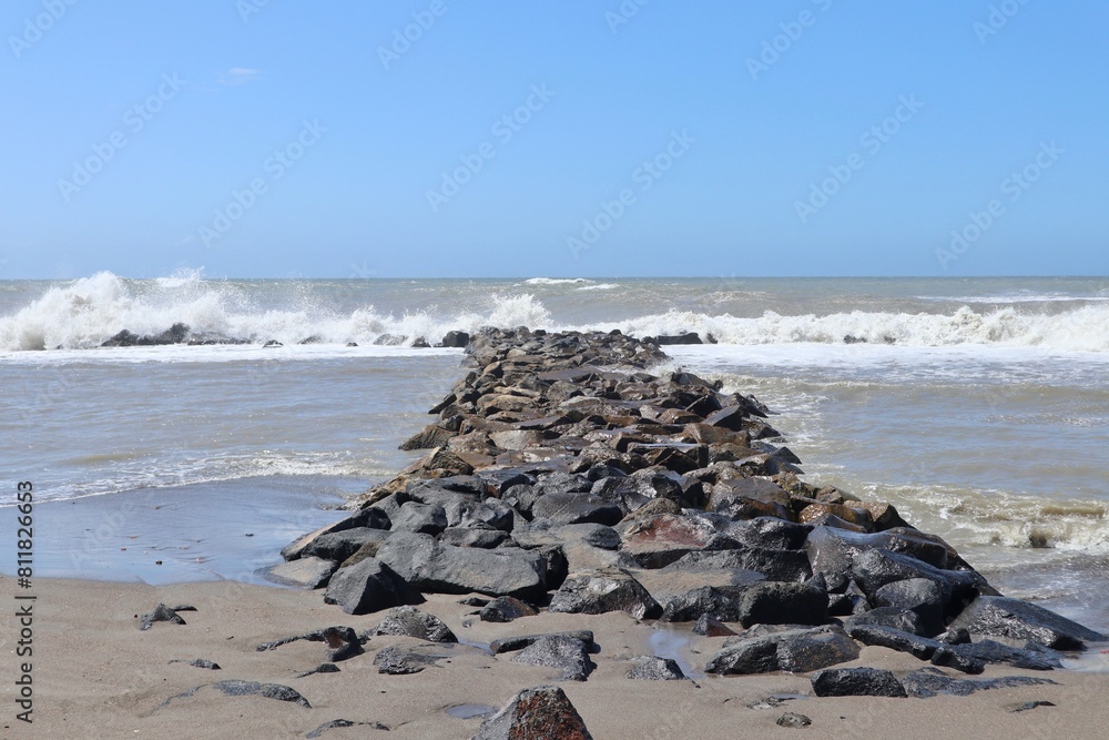 Lido di Ostia - Scogliera della Spiaggia Gialla