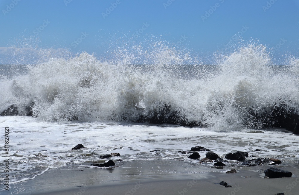 Lido di Ostia - Onda sugli scogli