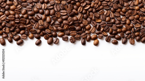 ziarna kawy na białym tle