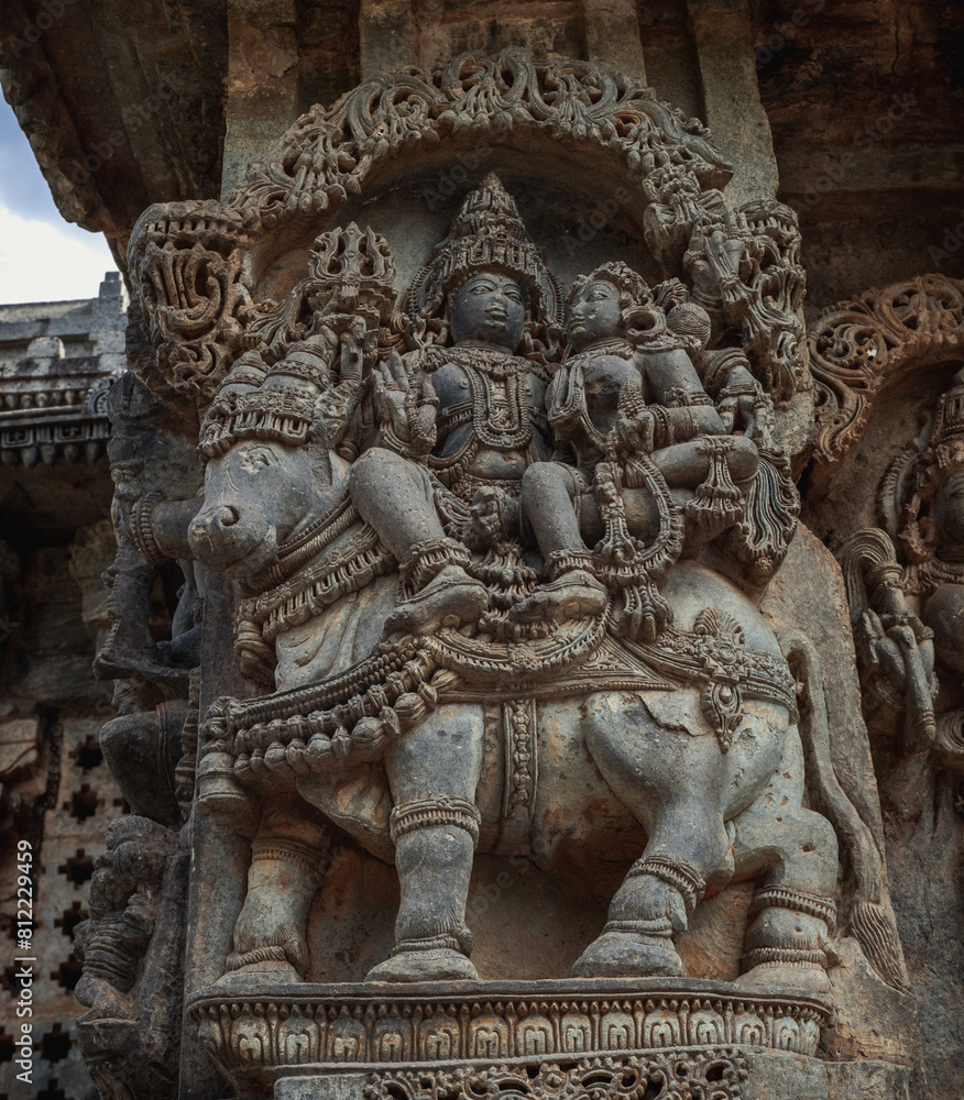 Fototapeta premium Kedareshwara Temple is a Hoysala-era structure in the historically important city of Halebidu, Karnataka, India.