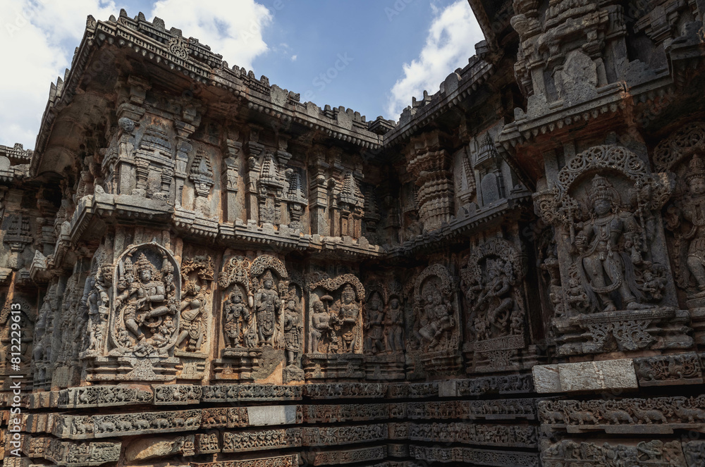 Kedareshwara Temple is a Hoysala-era structure in the historically important city of Halebidu, Karnataka, India.