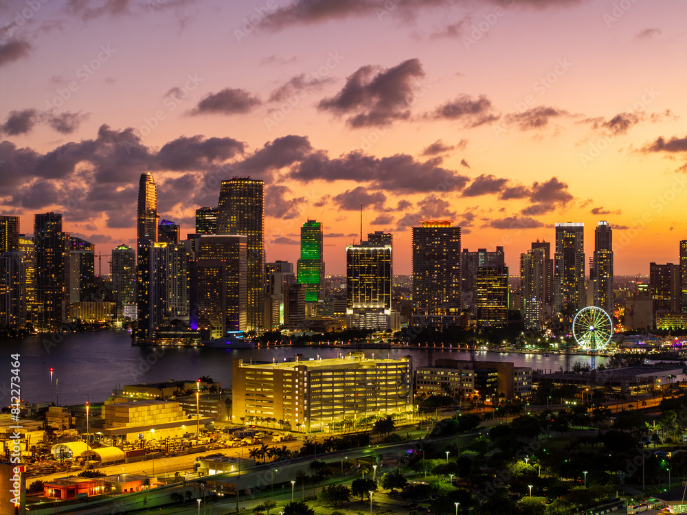 Obraz premium Miami has amazing sunsets. Aerial drone photo Downtown cityscape
