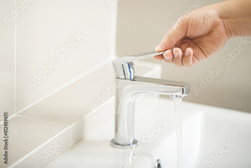 Turn on-off the faucet to save on water bills