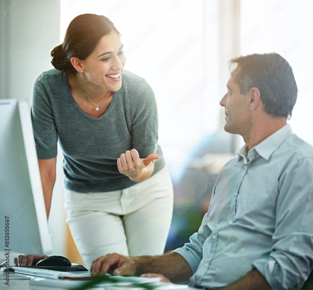 Obraz premium Coworkers, desk and talking in office together, discuss work and professional business people and coaching for project. Employees, planning and conversation for collaboration, research and working