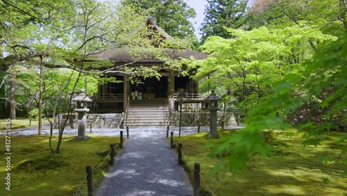 Wallpaper Mural 京都　三千院の新緑 Torontodigital.ca