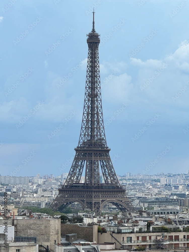 Obraz premium eiffel tower city