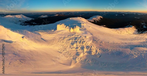 Obraz na płótnie snow covered mountains w salonie