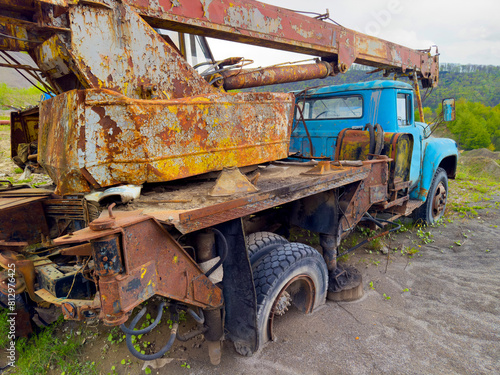Obraz na płótnie abandoned old truck, w salonie