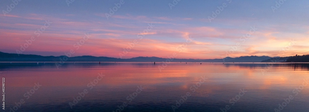 Naklejka premium Mirror reflection Lake Tahoe Sunset 