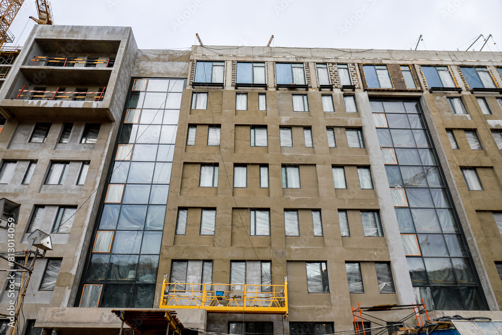Fototapeta premium Cityscape Transformation: Modern Residences in the Making