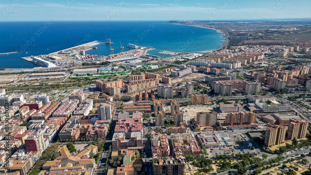 Puerto de Alicante y Cabo de Santa Pola , vista panorámica aérea , Alicante , Valencia , España Puerto de Alicante y Cabo de Santa Pola , vista panorámica aérea , Alicante , Valencia , España