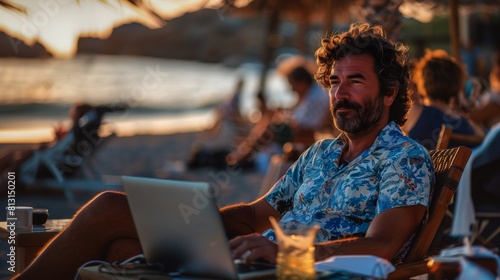 Homem em home ofice, escritório na praia, trabalhando da praia com seu notebook photo