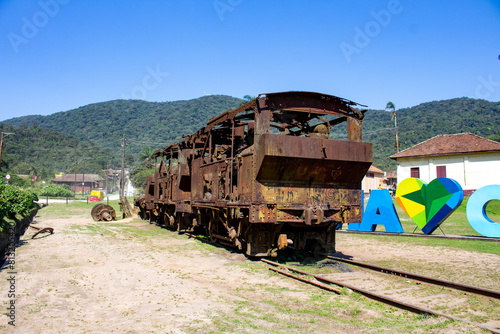 Trem abandonado na Vila de Paranapiacaba photo