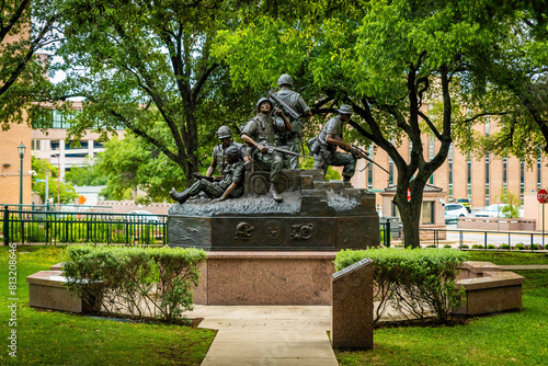 Obraz na płótnie Texas Capitol Vietnam Veterans Monument close up w salonie