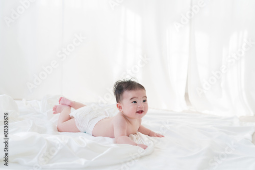 Wallpaper Mural 裸の赤ちゃん Torontodigital.ca