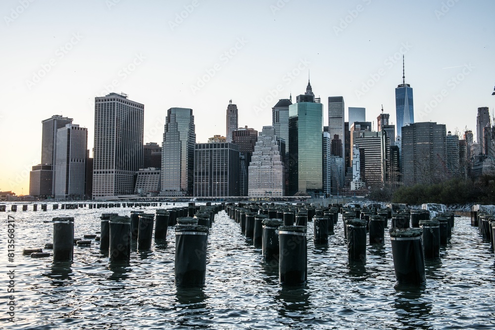 Obraz premium Manhattan sky line seen from a boat