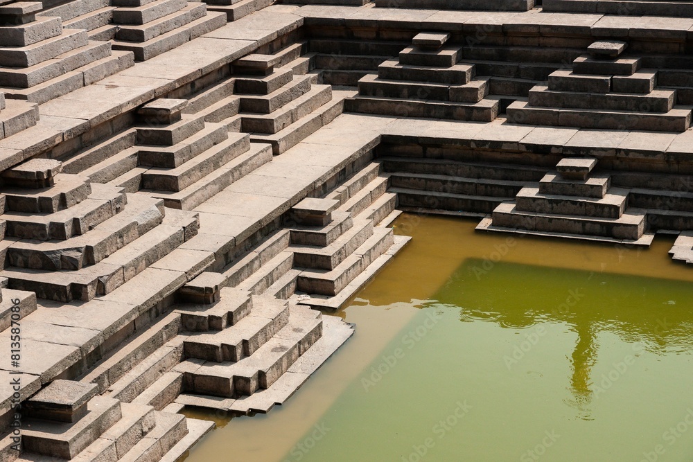 Fototapeta premium Pool with pyramid steps