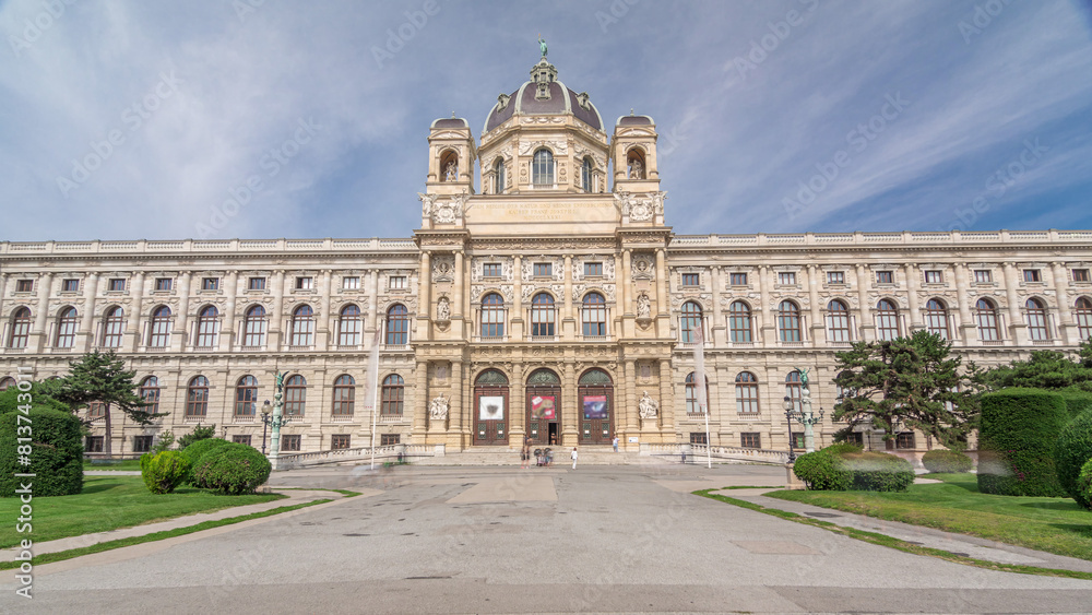 Fototapeta premium Beautiful view of famous Naturhistorisches Museum timelapse hyperlapse with park and sculpture in Vienna, Austria
