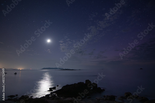 Paysage de mer la nuit en Bretagne - France