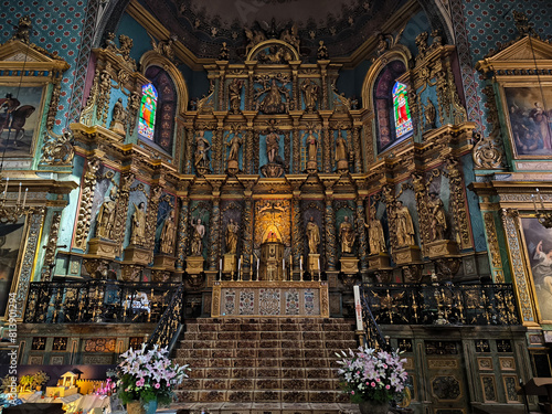 O Esplendor Sacro do Altar na Igreja de São João Baptista em São Jean de Luz, País Basco, França