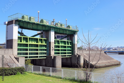Obraz na płótnie 旧猪名川水門
