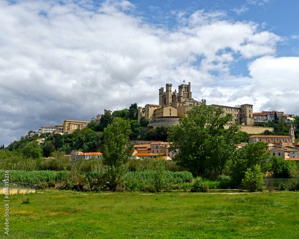 Béziers, May 2024: Visit the magnificent city of Béziers in Occitanie. Street photos - View of Saint-Nazaire and Saint-Celsus cathedrals Béziers, May 2024: Visit the magnificent city of Béziers in Occitanie. Street photos - View of Saint-Nazaire and Saint-Celsus cathedrals