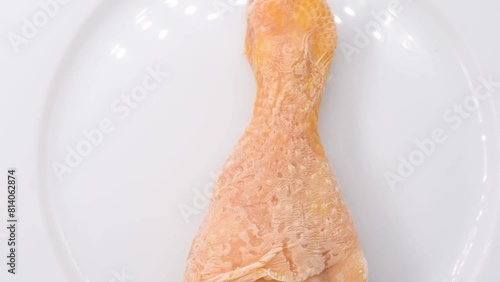 frozen rustic chicken thigh,fuso o coscia di pollo rustica congelata,close-up,rotating video photo