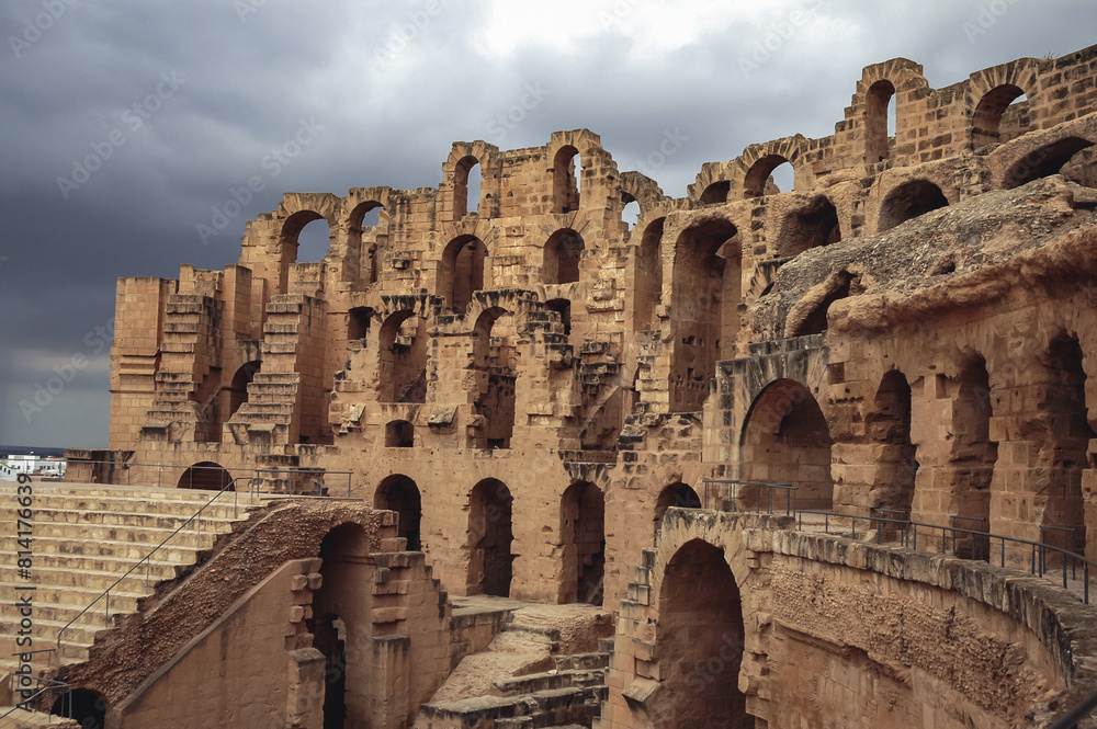 Naklejka premium Ruins of Roman colosseum in El Djem city - ancient Thysdrus, Tunisia