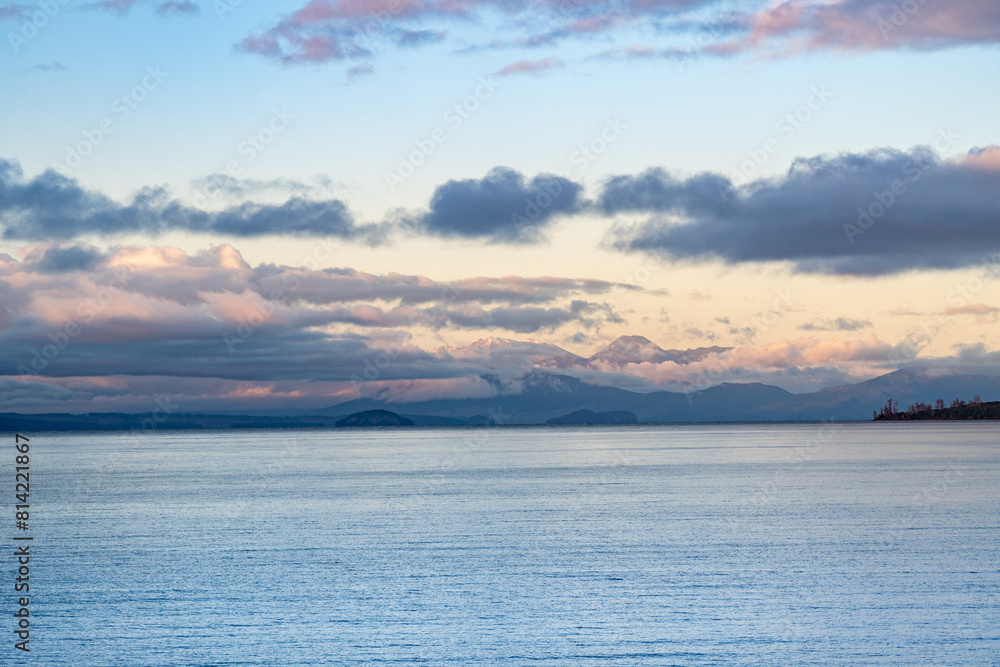 Fototapeta premium Sunrise View over Lake Taupo