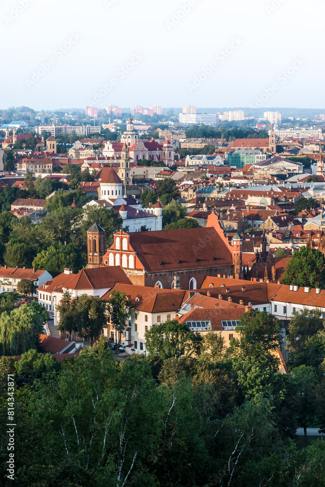 Obraz premium Vilnius Old Town Panorama With Bernardine Church, View From Three Crosses Hill In Sunrise