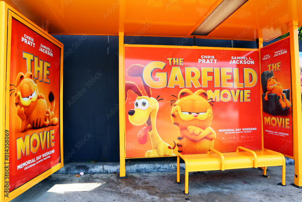 Garfield Bus Window Foto de Los Angeles, California – May 13, 2024: Metro Bus Stop with ...
