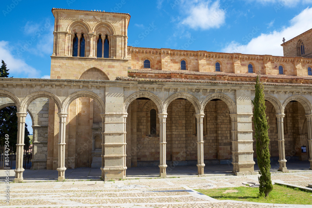 Fototapeta premium Exterior view of the basilica of Saint Vicente in Avila city, Spain.
